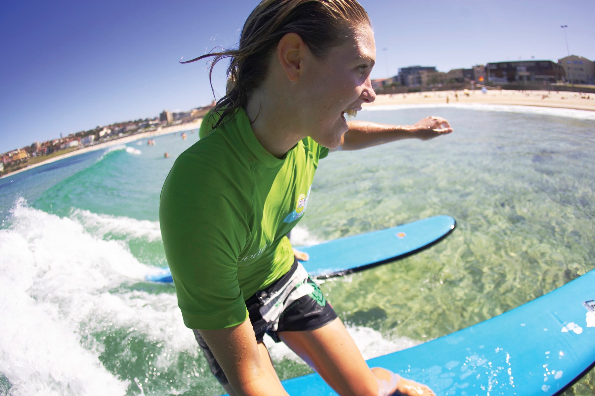 Surfen am Bondi Beach, Sydney. Photo Credit: Tourism Australia Surfen am Bondi Beach, Sydney. Photo Credit: Tourism Australia