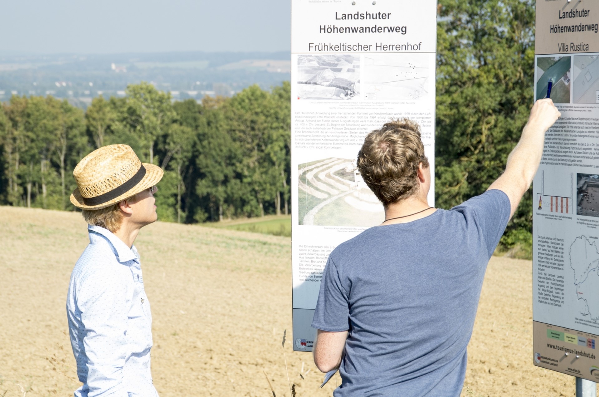Der Landshuter Höhenwanderweg. Photo Credit: Tourismusverband Ostbayern/Landratsamt Landshut Der Landshuter Höhenwanderweg. Photo Credit: Tourismusverband Ostbayern/Landratsamt Landshut
