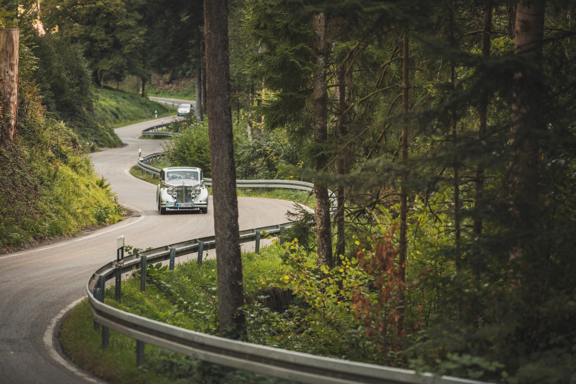 Bereits zum achten Mal zieht die Baiersbronn Classic Liebhaber historischer Fahrzeuge in den Schwarzwald. Photo Credit: Christoph Schöch Bereits zum achten Mal zieht die Baiersbronn Classic Liebhaber historischer Fahrzeuge in den Schwarzwald. Photo Credit: Christoph Schöch