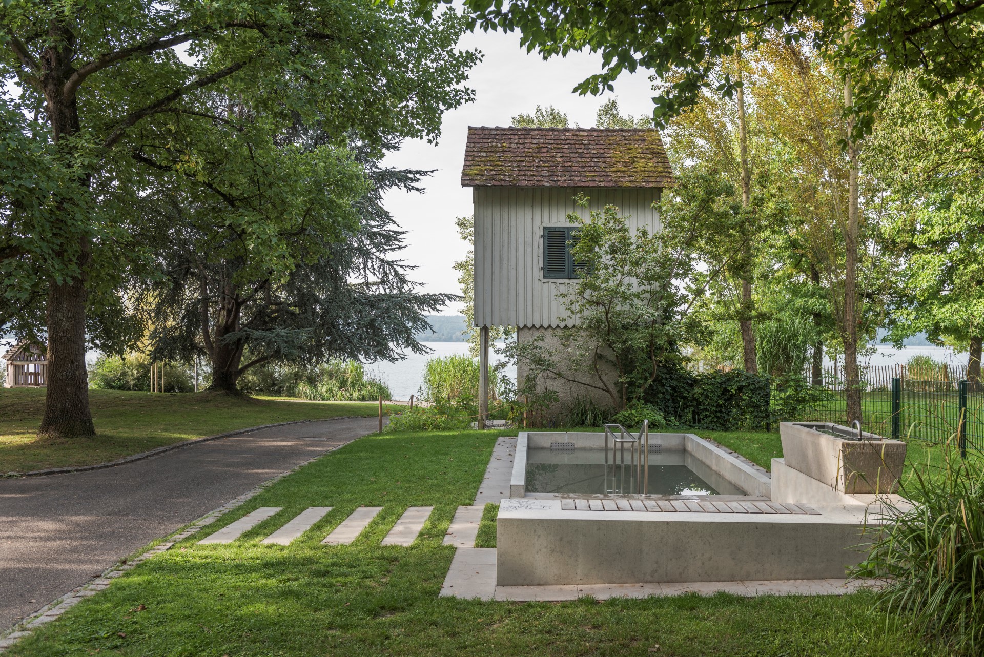 Die heilende Kraft des Wassers: Kneippen in Überlingen. Photo Credit: b.lateral GmbH & Co.KG