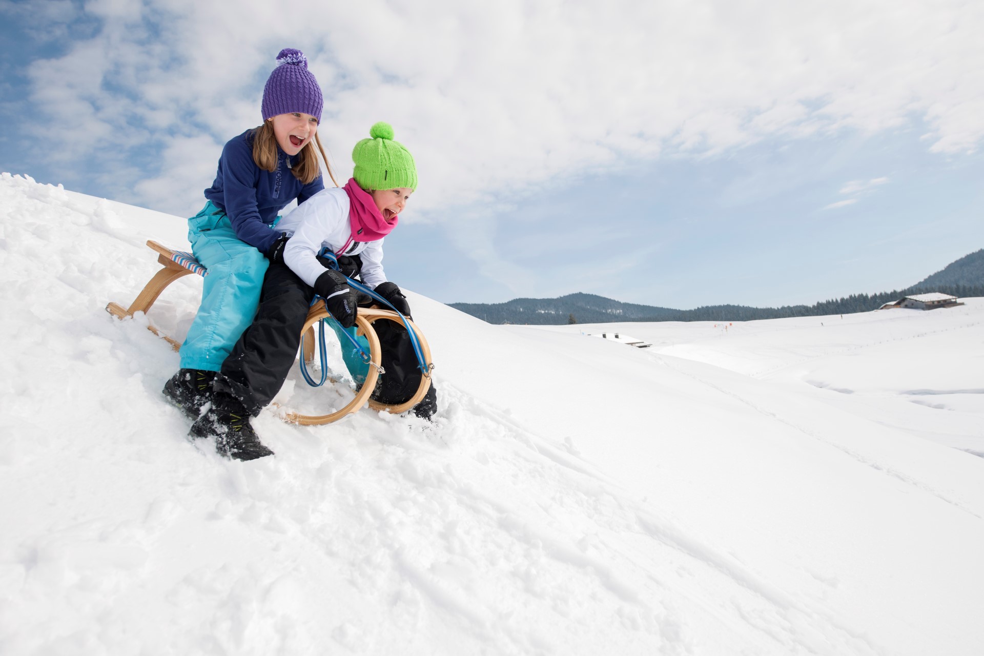 Rodeln im Chiemgau. Photo Credit: Chiemgau Tourismus e.V. Rodeln im Chiemgau. Photo Credit: Chiemgau Tourismus e.V.