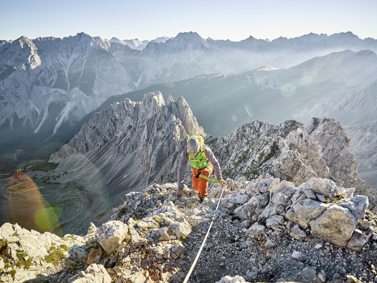 Wanderer, die besonders ambitioniert sind, können in der Region Innsbruck auch einige Gipfel besteigen. Photo Credit: Innsbruck Tourismus | Christian Vorhofer Wanderer, die besonders ambitioniert sind, können in der Region Innsbruck auch einige Gipfel besteigen. Photo Credit: Innsbruck Tourismus | Christian Vorhofer