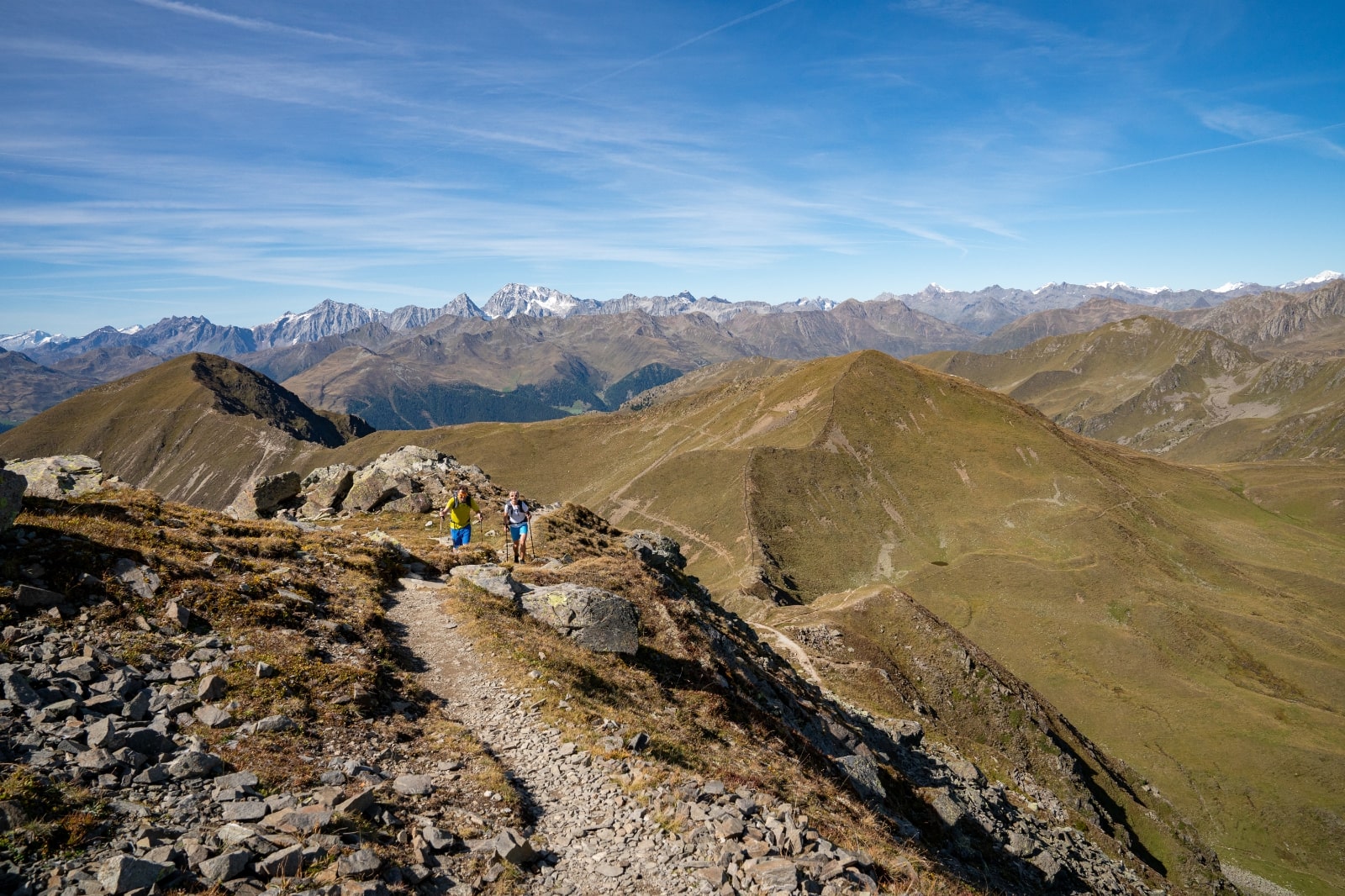 Die Villgrater Berge umschließen die beiden Bergsteigerdörfer Außervillgraten und Innervillgraten in (fast) perfekter Herzform. Photo Credit: TVB Osttirol | Eduard Senfter