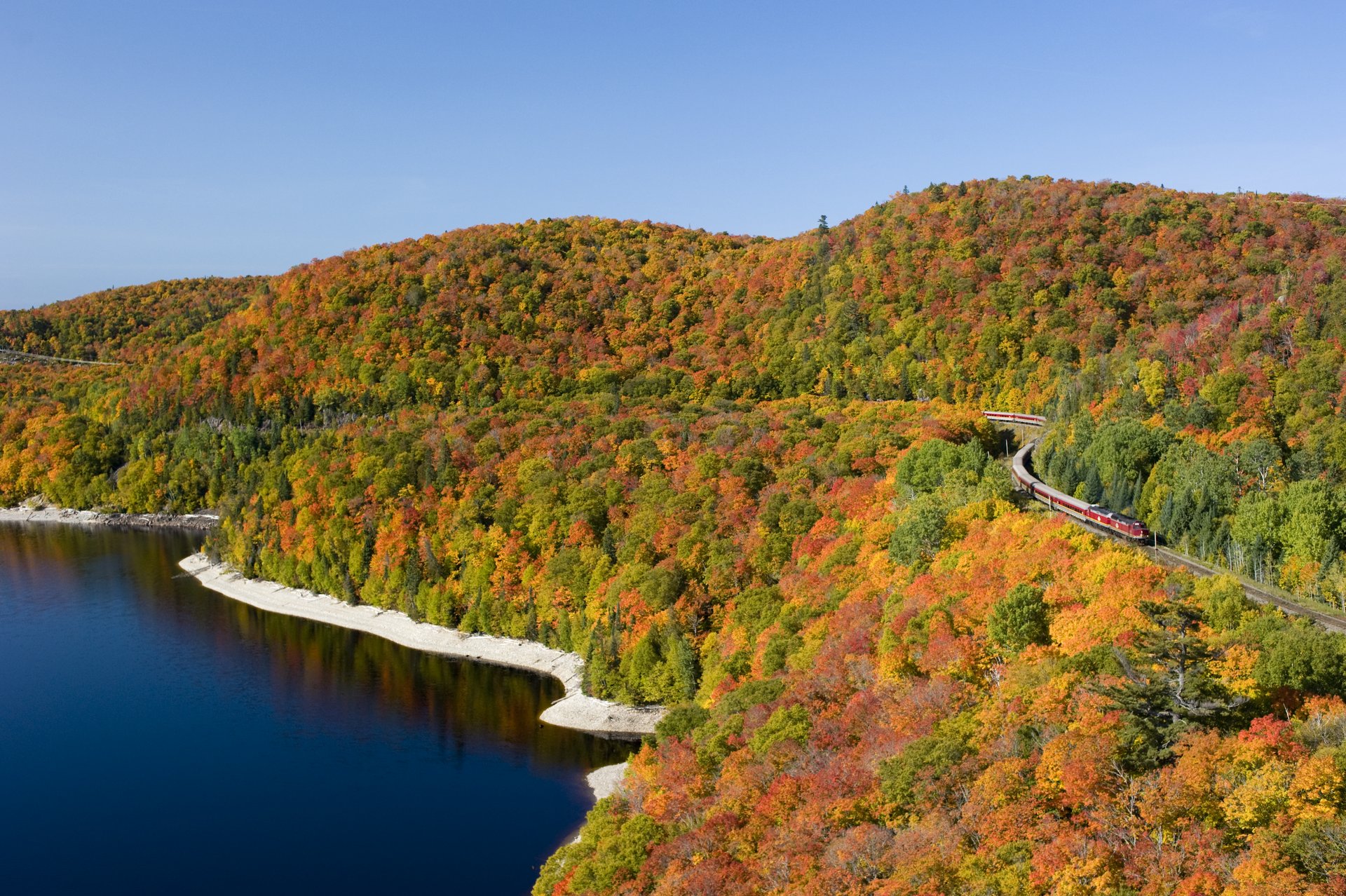 Prächtiges Farbenspiel im Agawa Canyon © Destination Ontario