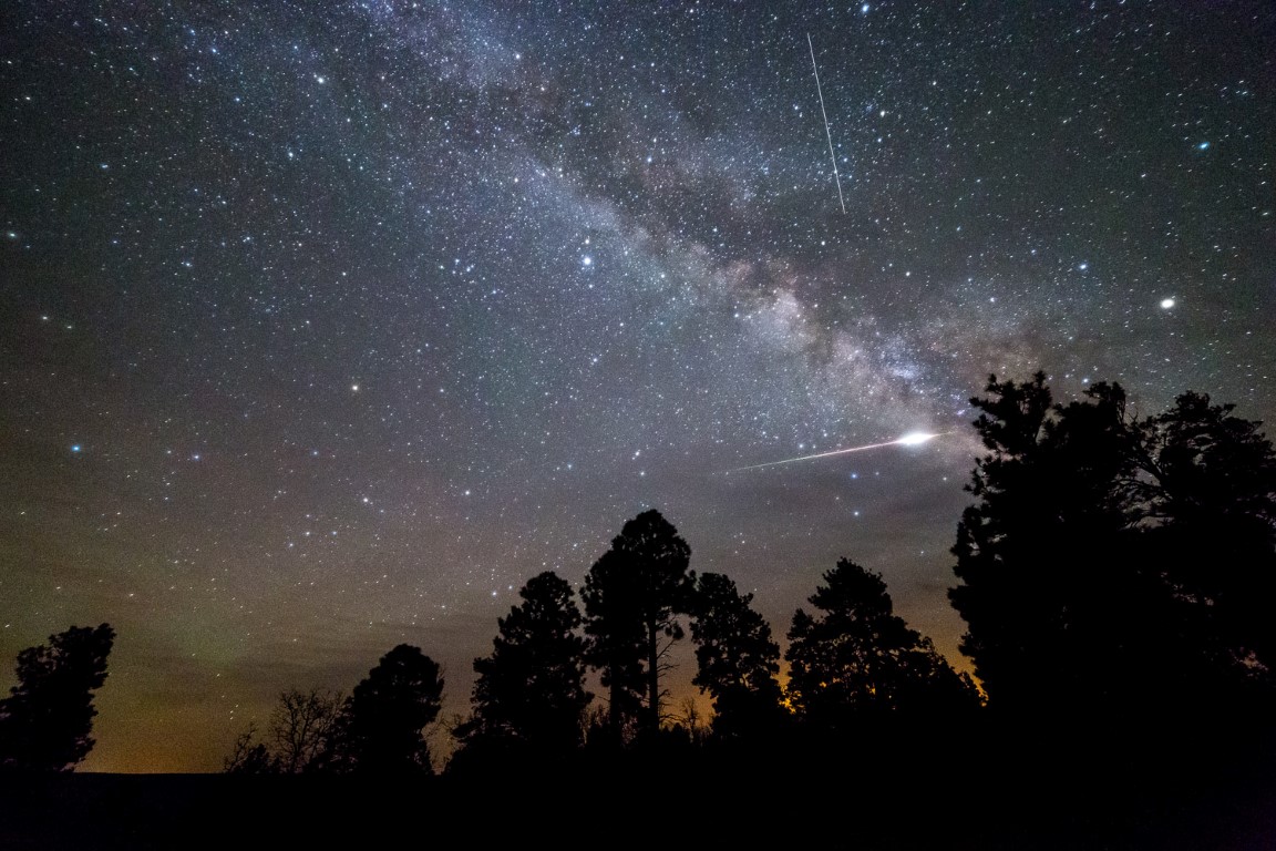 Sternenhimmel im Kaibab National Forest. Photo Credit: Mike Cavaroc Photography