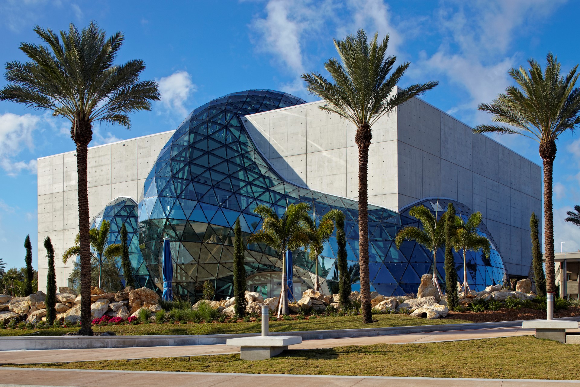 Das Dali Museum. Photo Credit: visitstpeteclearwater.com Das Dali Museum. Photo Credit: visitstpeteclearwater.com