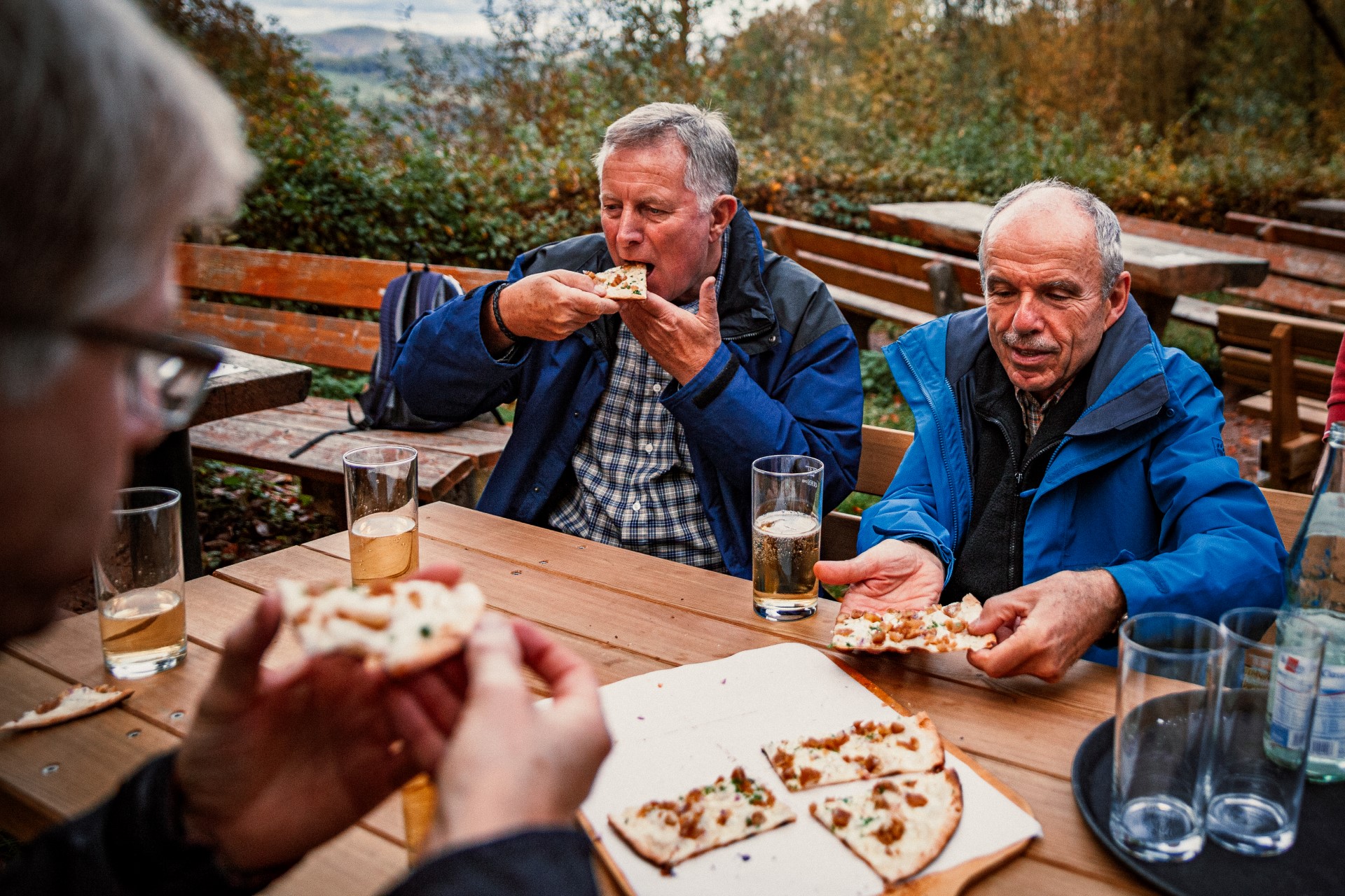 Essen auf der Hütte. Foto: JackSenn Photographer