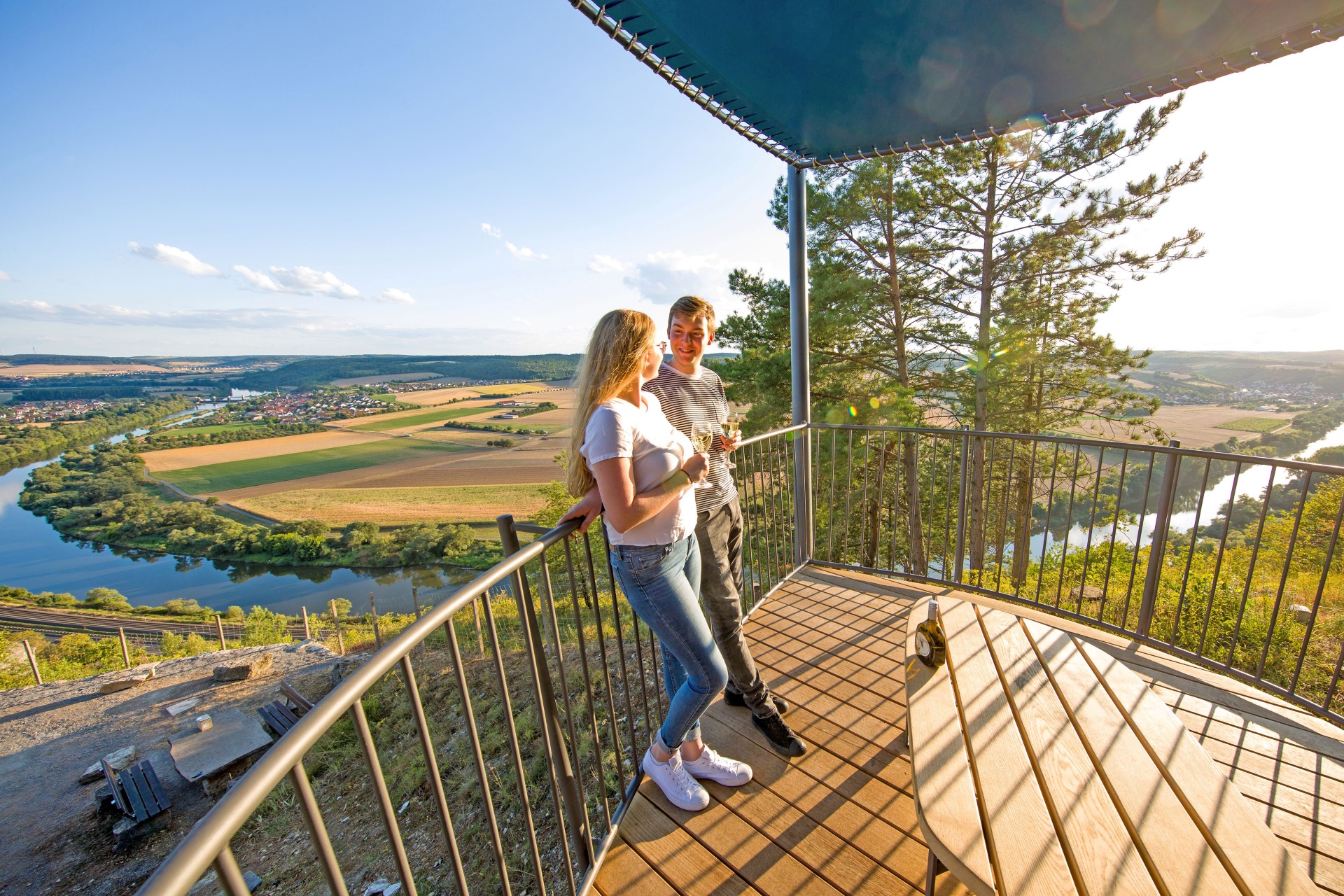 Blick vom Aussichtspunkt terroir f. Foto: djd | Stadt Karlstadt | Jürgen Müller