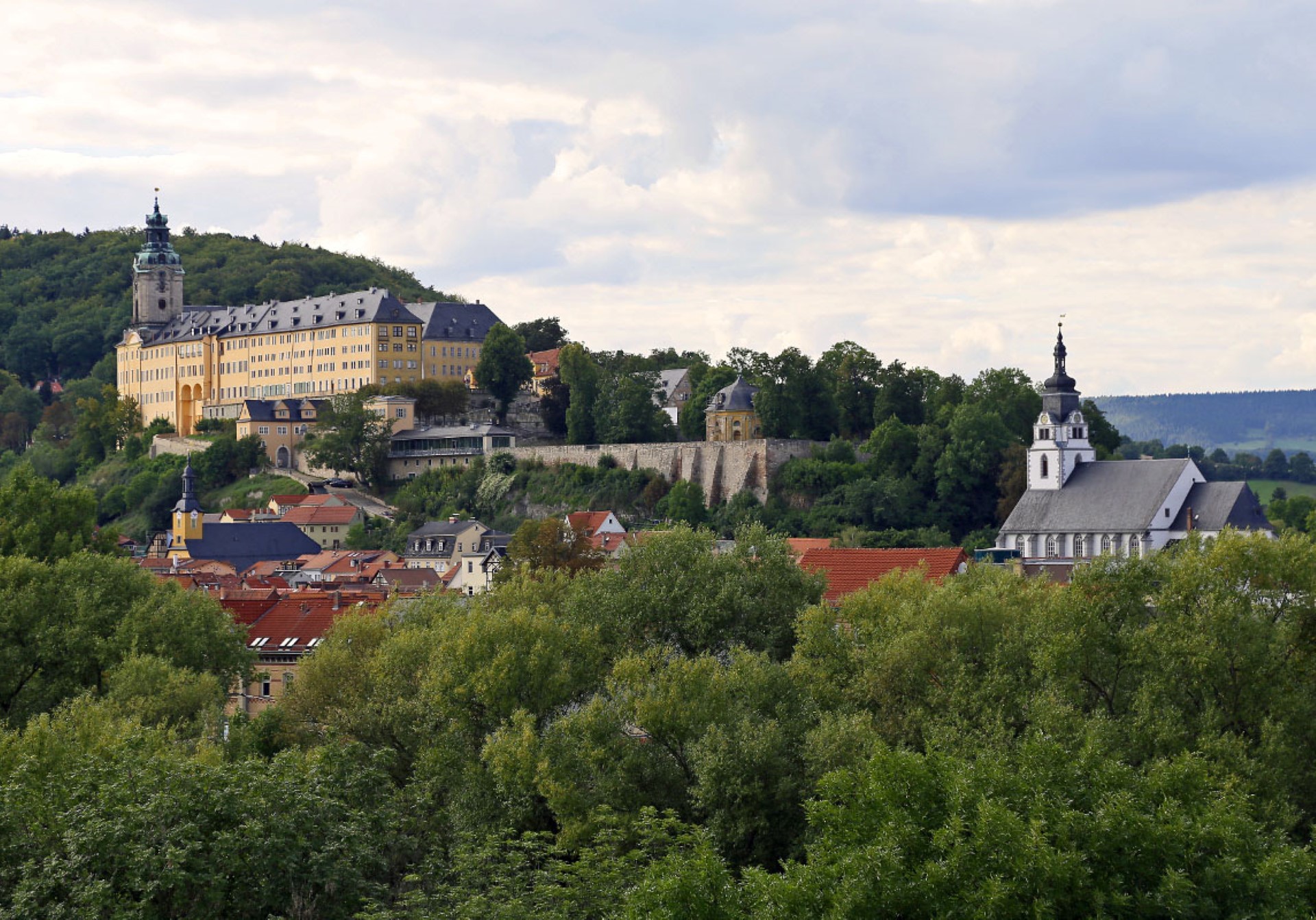 Residenzschloss Heidecksburg. Foto: djd | Stadtverwaltung Rudolstadt | Alexander Stemplewitz Residenzschloss Heidecksburg. Foto: djd | Stadtverwaltung Rudolstadt | Alexander Stemplewitz