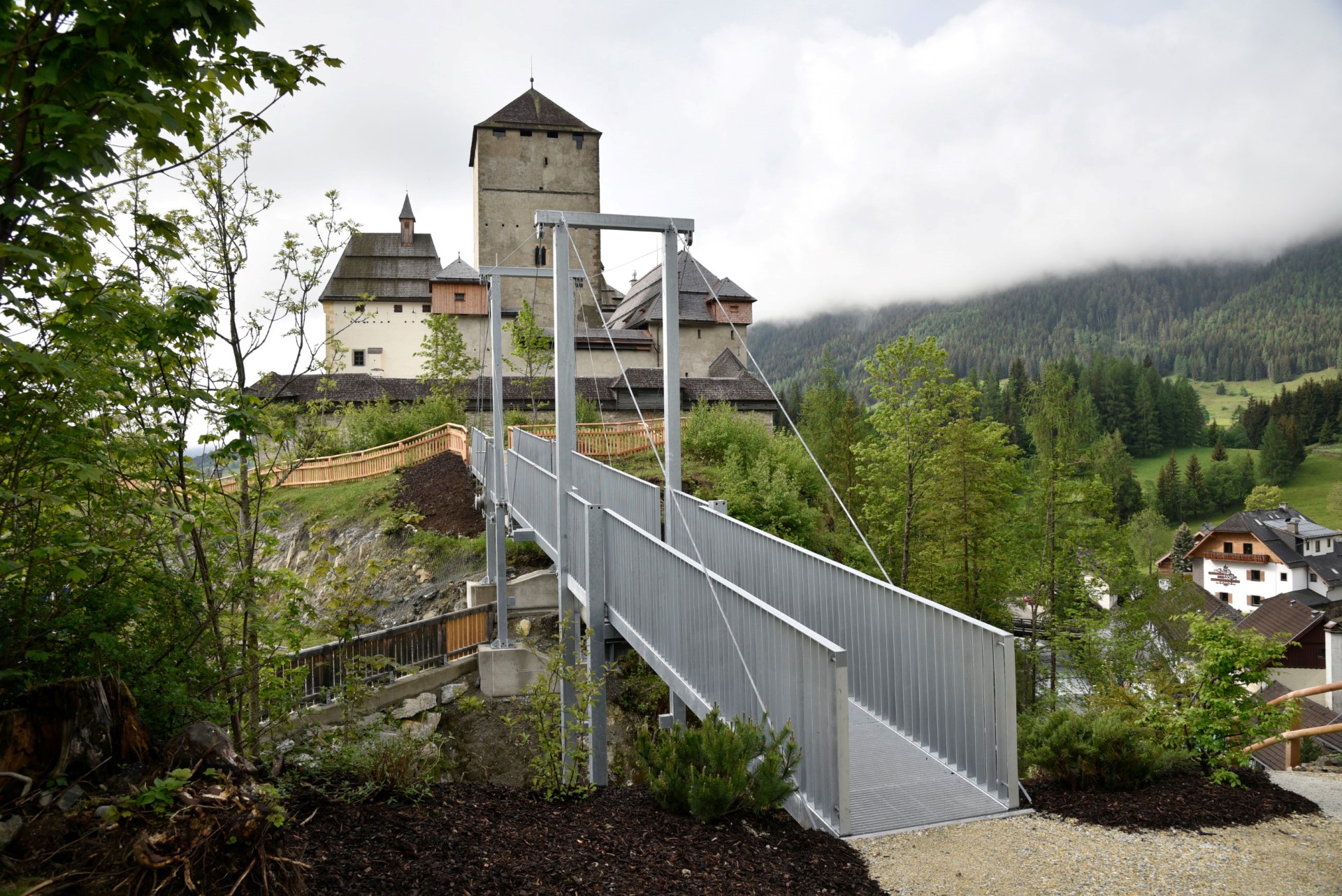 Burg Mauterndorf. Foto: djd | Salzburger Burgen & Schlösser | Roland Holitzky