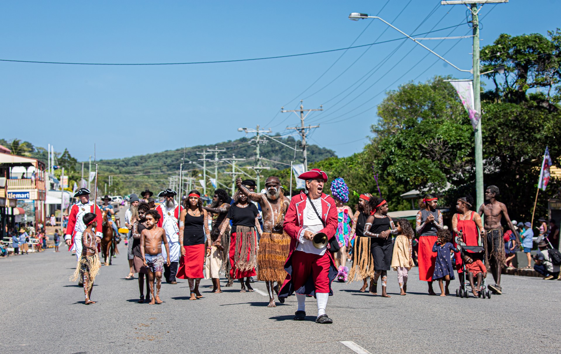 Straßenparade beim Cooktown Discovery Festival. Foto: Lovegreen Photography