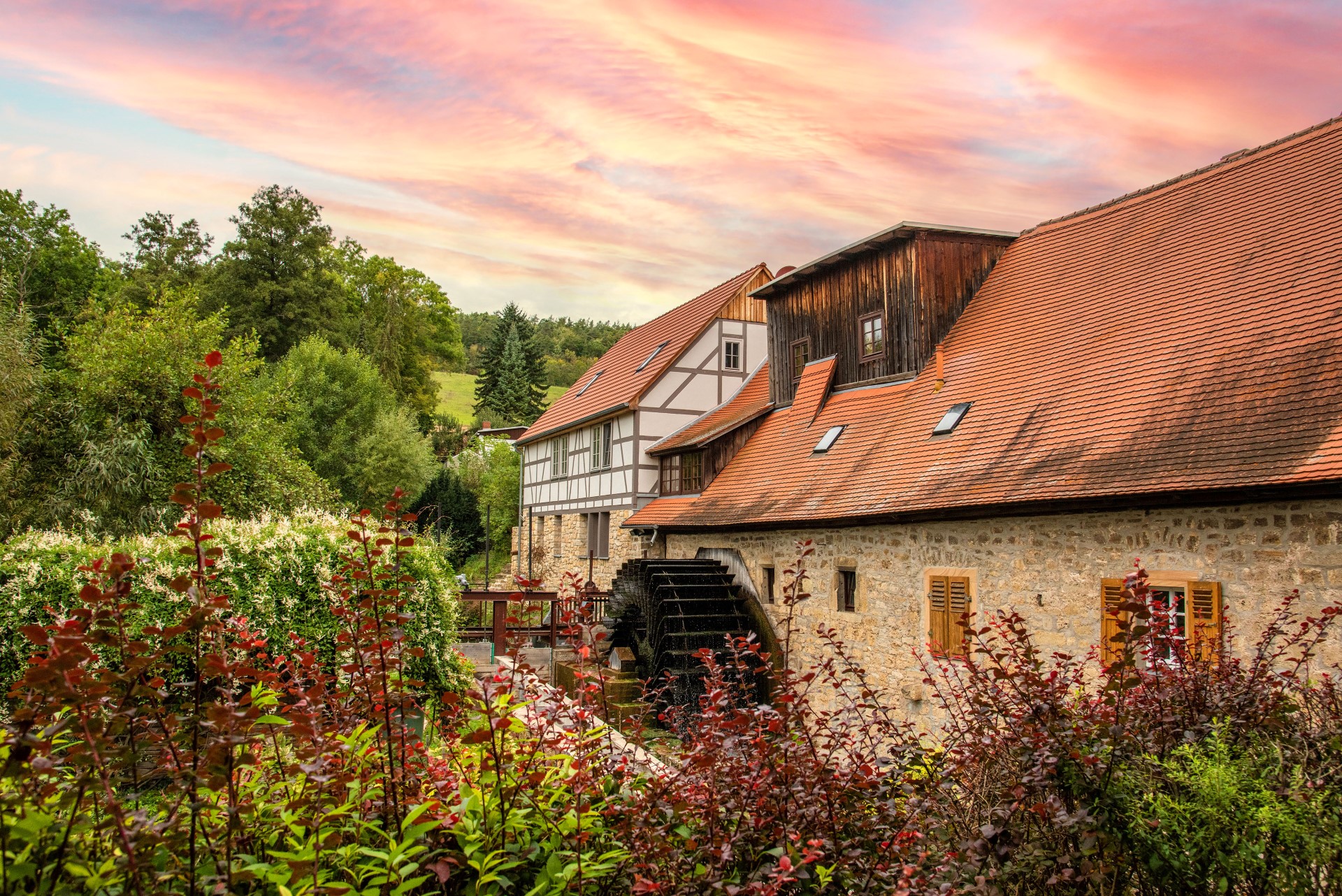 Die historische Mühle in Buchfart ist ein idealer Platz für eine Wander- oder Radelpause. Foto: djd | Weimarer Land Tourismus | Melanie Kahl Die historische Mühle in Buchfart ist ein idealer Platz für eine Wander- oder Radelpause. Foto: djd | Weimarer Land Tourismus | Melanie Kahl
