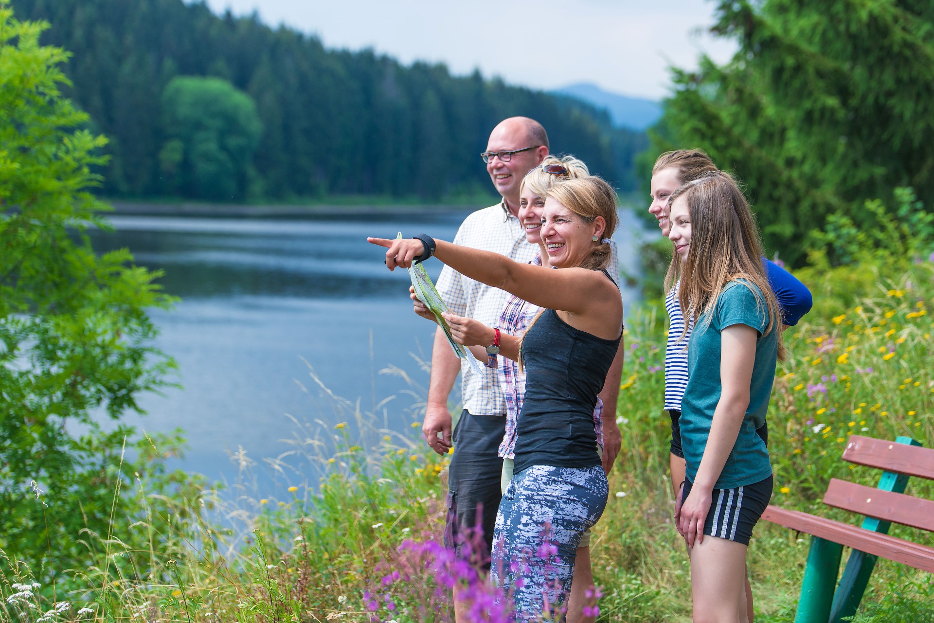 Ein familienfreundlicher Rundweg führt um die Königshütter Talsperre und zu schönen Aussichtspunkten. Foto: djd | Stadt Oberharz am Brocken | Jan Reichel