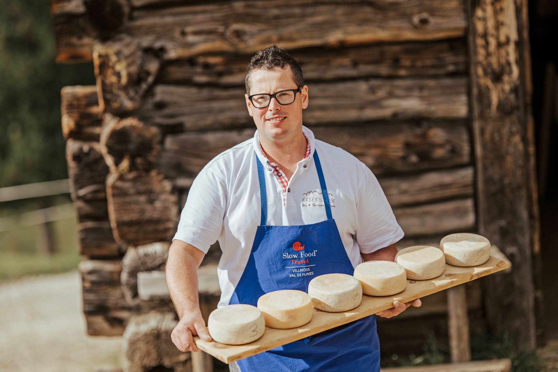 Die handwerkliche Käserei in Villnöss. Foto: djd | IDM Südtirol | Funes Tourism Association | Armin Terzer 