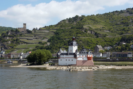 Kaub: mit dem Boot zur Burg Pfalzgrafenstein 