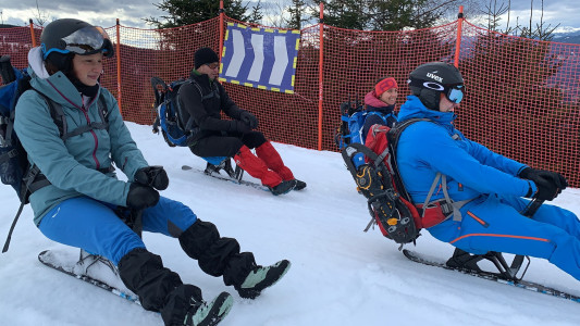 Steiermark: Bergaufrodeln, Schneeschuh-Yoonern und Winterwaldbaden