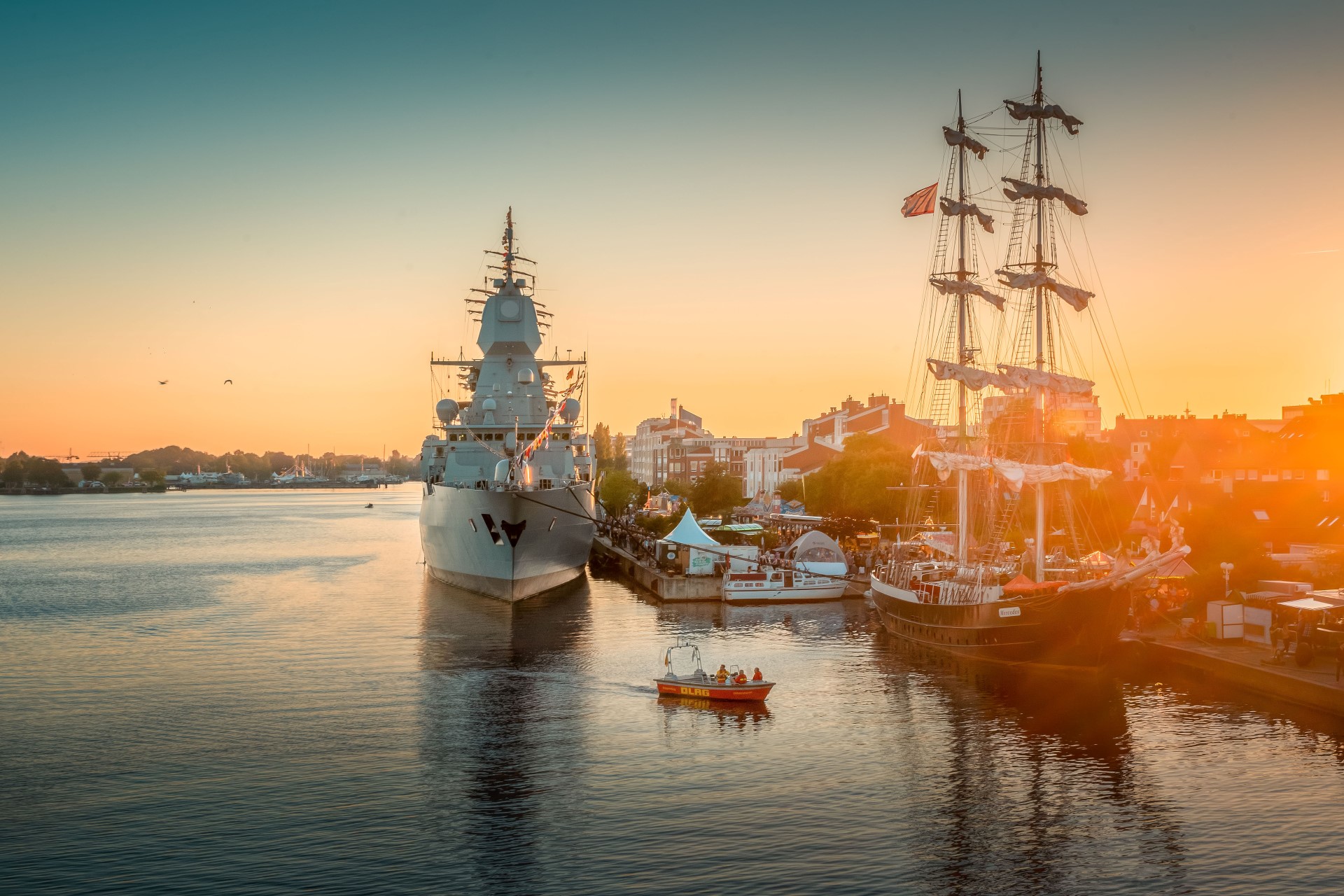 Wilhelmshaven: Maritime Feste für die ganze Familie